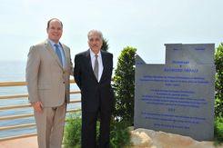 Monumento ad un'opera monumentale!                ...