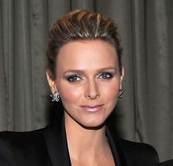 LA PRINCIPESSA DI MONACO ANNULLA IL VIAGGIO IN COR...